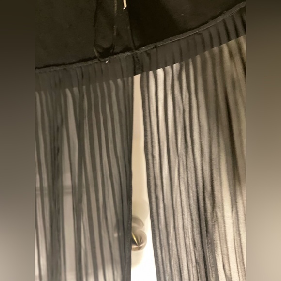 NWOT 2 EXTREMZ black Vest Unique Fringe Sz M Cut from the sides - Picture 5 of 9